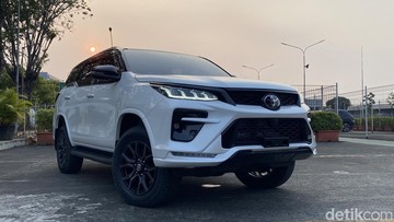 Harga BBM Diesel Masih di Atas Rp 20 Ribu, Penjualan Fortuner dan Innova Reborn Diesel Anjlok Hingga 30 Persen