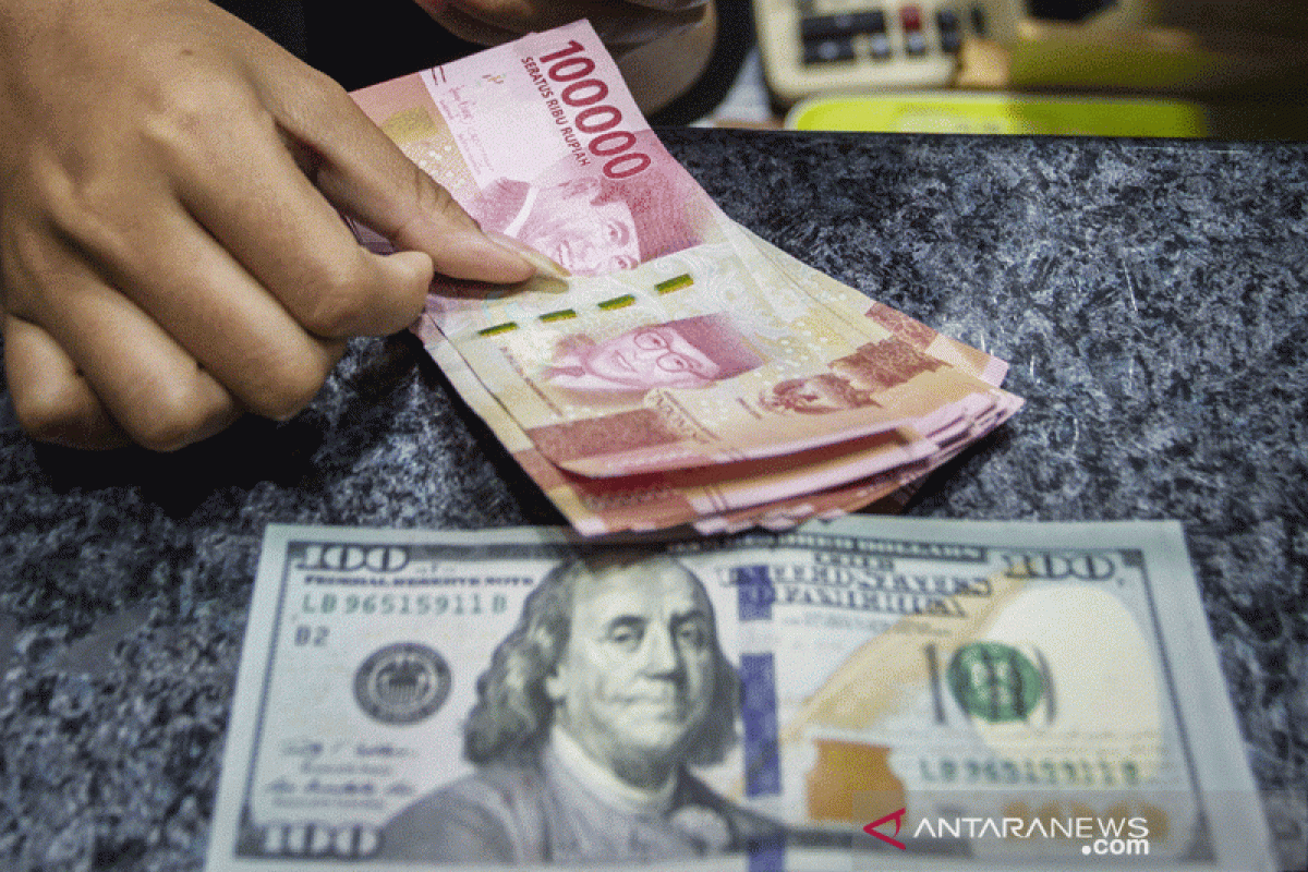 Rupiah Terus Tertekan ke Rp17.869 per Dolar AS, Depresiasi Dua Hari Beruntun Tembus 0,6%