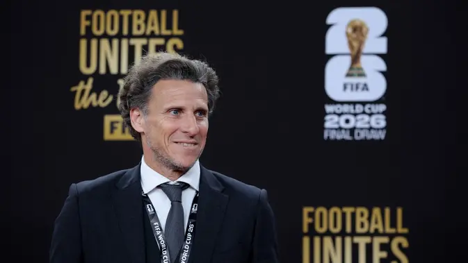 Diego Forlan Buka Peluang Luis Suarez Kembali ke Timnas Uruguay, Jawabannya 