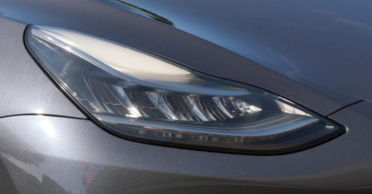 Tesla Recall 20.349 Unit Model 3 dan Model Y di AS, Lampu Sorot Terlalu Terang hingga Tembus 230 Candela