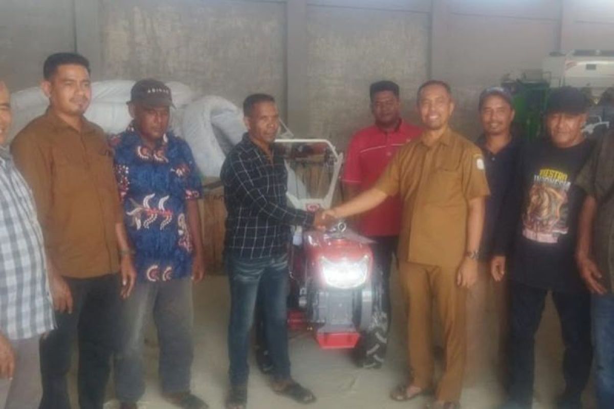 Kementan Kirim Bantuan Benih Padi dan Jagung Serta Alsintan ke Aceh Timur untuk Pulihkan Sawah Terdampak Bencana