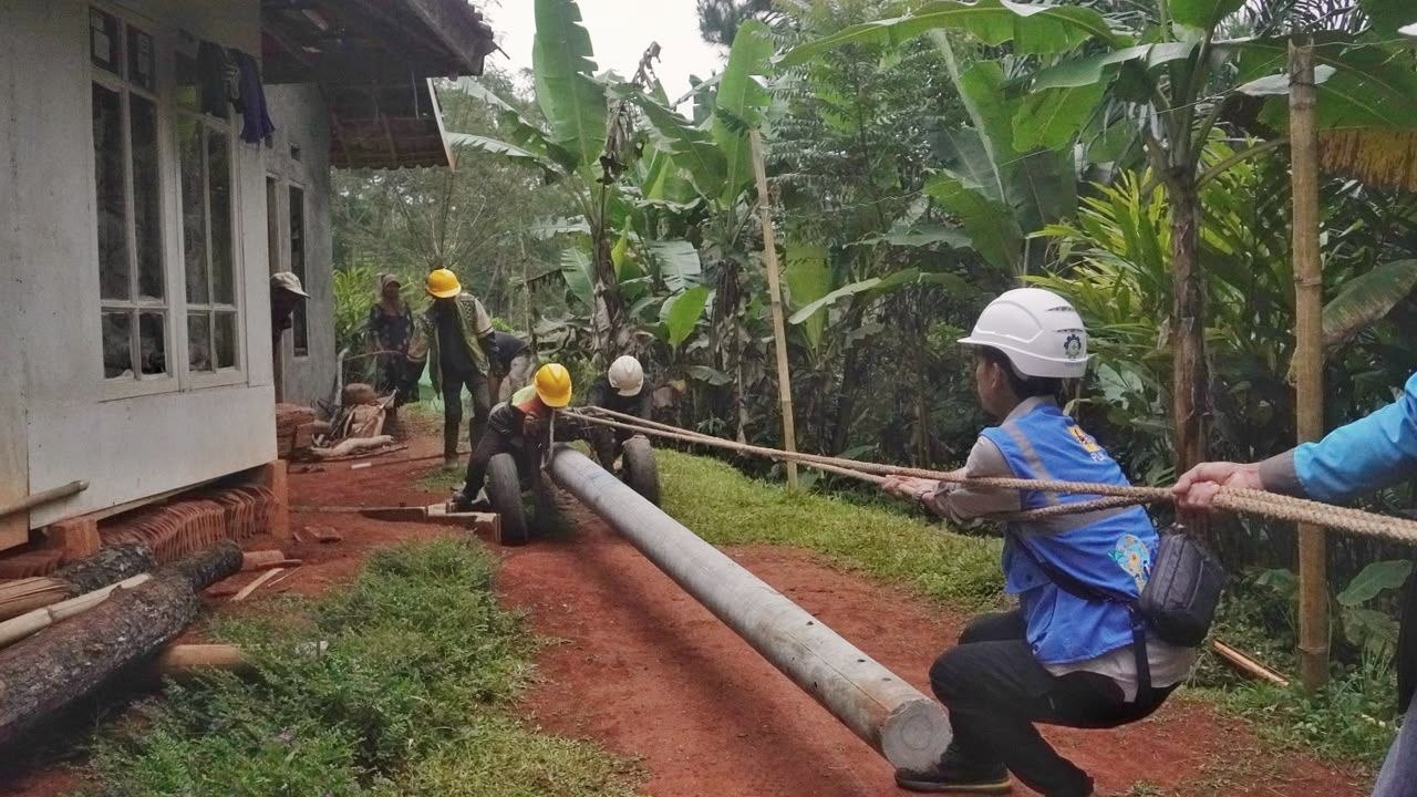 PLN Sambungkan Listrik ke 2.930 Pelanggan Baru di 210 Lokasi Jawa Barat, Termasuk Sukabumi dan Cianjur