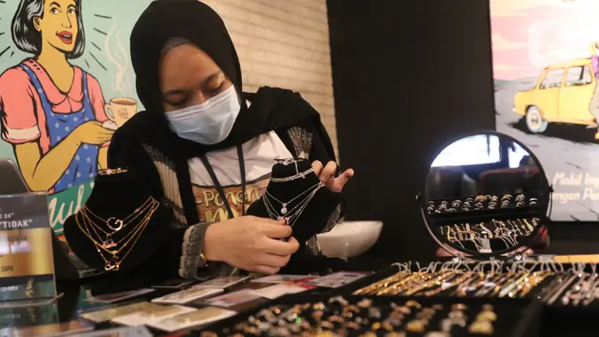 Harga Emas Antam Anjlok Rp 30.000 Hari Ini, Cek Rincian Terbaru per Gram