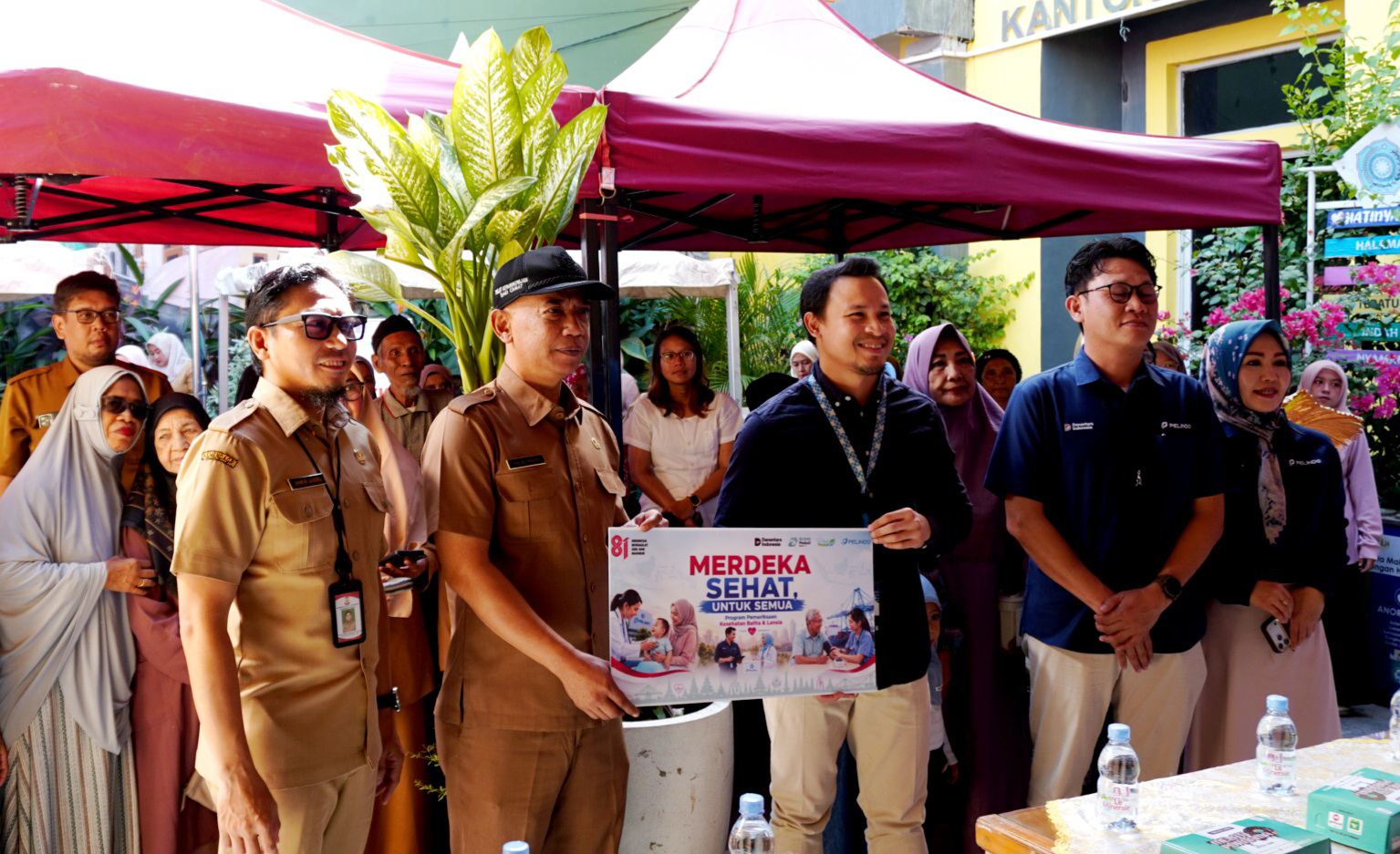 Peduli Warga Ring 1 Pelabuhan, Pelindo Regional 4 Makassar Layani Cek Kesehatan Gratis 100 Lansia dan Balita