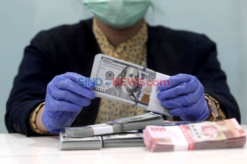 Rupiah Ditutup di Rp17.877 per Dolar AS, Konflik Selat Hormuz Hantui Pasar