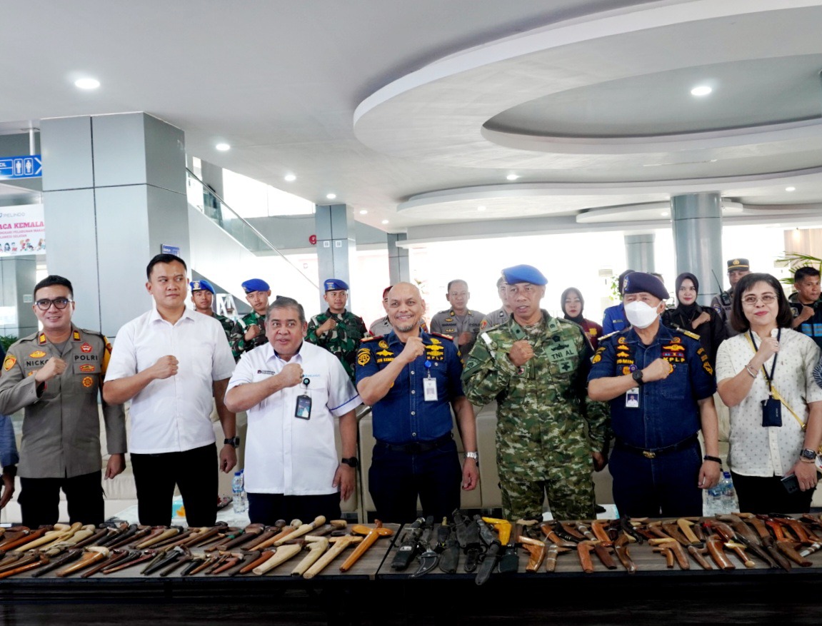 Pelindo Regional 4 Makassar Sita 387 Senjata Tajam di Pelabuhan, Diserahkan ke Polres