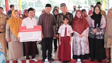 Wakil Ketua MPR Hidayat Nur Wahid Dorong Percepatan Penyaluran Bantuan Atensi Rp 341 Juta untuk 121 Penerima di Jakarta