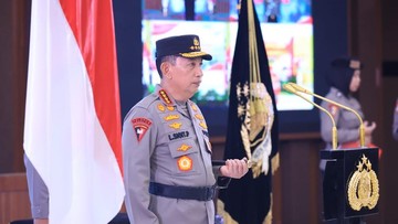 Kapolri Listyo Sigit Laporkan ke Prabowo 874 Jembatan Merah Putih Presisi Rampung, Hubungkan 1.314 Desa