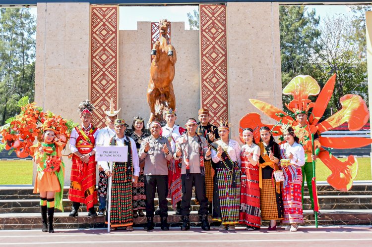 Karnaval Budaya NTT 2026 Diikuti 69 Peserta, Polresta Kupang Kota Ikut Meriahkan di Tengah Perayaan HUT ke-81 RI