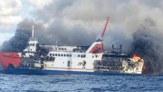 4 Penumpang KMP Putri Yasmin Masih Hilang Usai Kapal Terbakar di Selat Lombok, Satu Dikonfirmasi Selamat