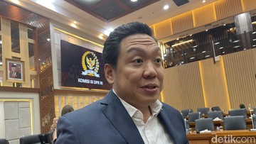 Komisi IX DPR Usulkan Dapur MBG Dipindah ke Sekolah, Charles Honoris: Korupsi Bisa Terjadi di Dapur