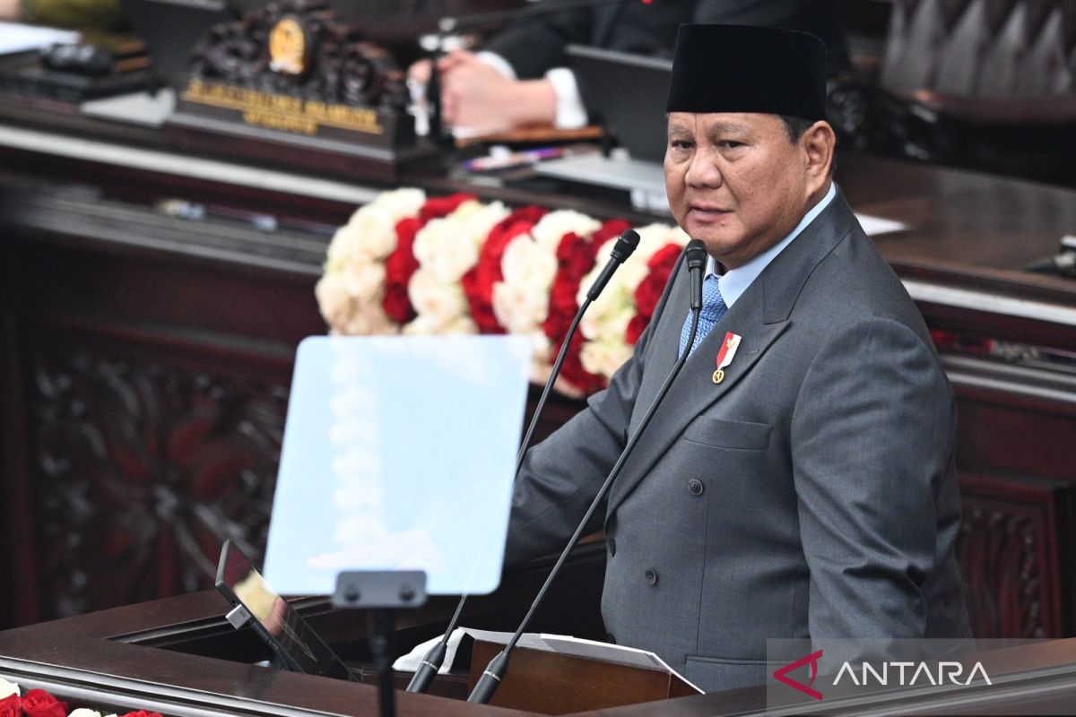 121 Kebijakan Transformatif Prabowo dalam 21 Bulan: dari Pupuk Murah hingga RI Tak Impor Solar