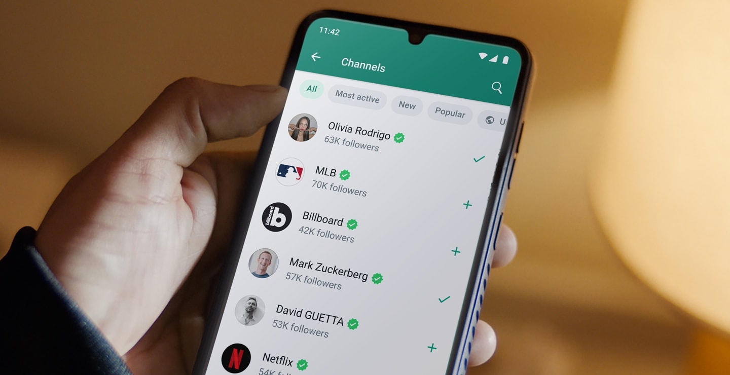 WhatsApp Uji Coba Tema Chat Baru dengan Wallpaper Animasi di iOS