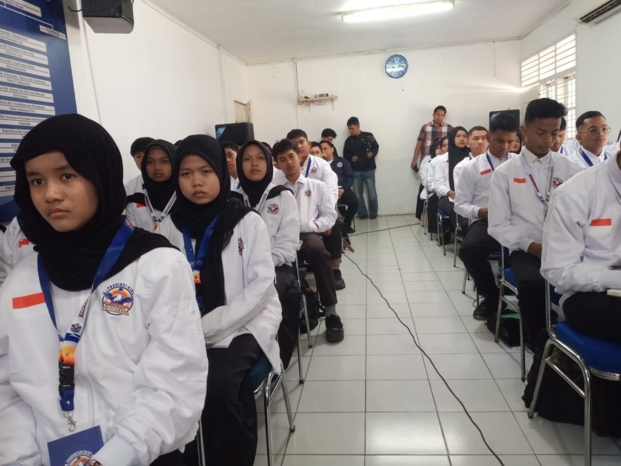 Nasdem Riau Bekali Ratusan Anak Muda Pendidikan Politik Lewat Remaja Bernegara, Ini Pesan Willy Aditya