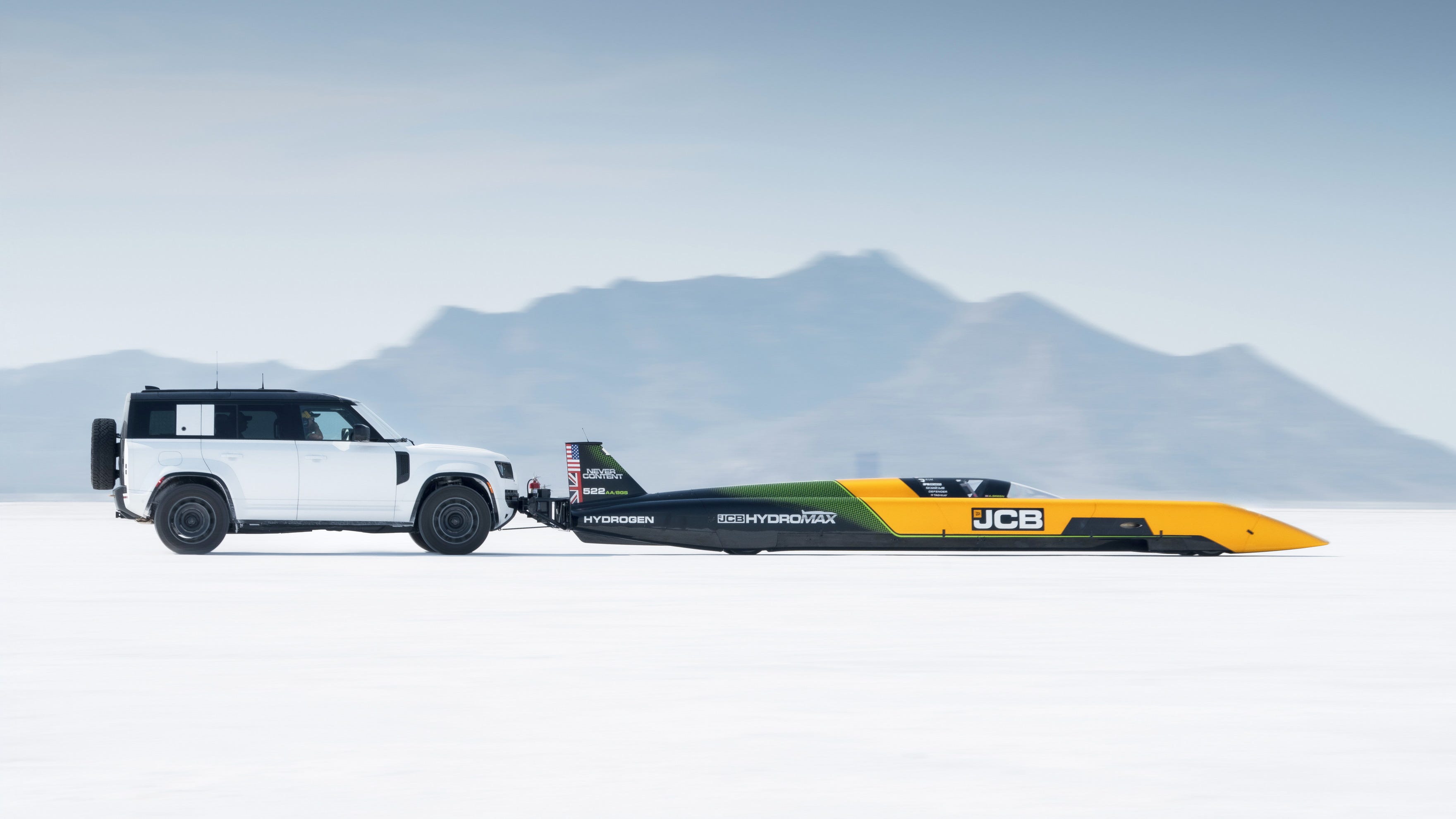 Defender Octa Jadi Mobil Penarik Jet Darat Hidrogen JCB Hydromax di Rekor 406 MPH