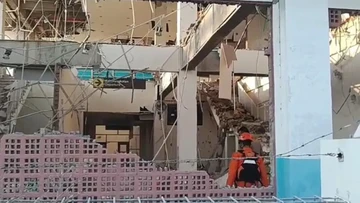 Basarnas Evakuasi Satu Korban Tewas dan Dua Luka di Maumere Usai Gempa M7 NTT