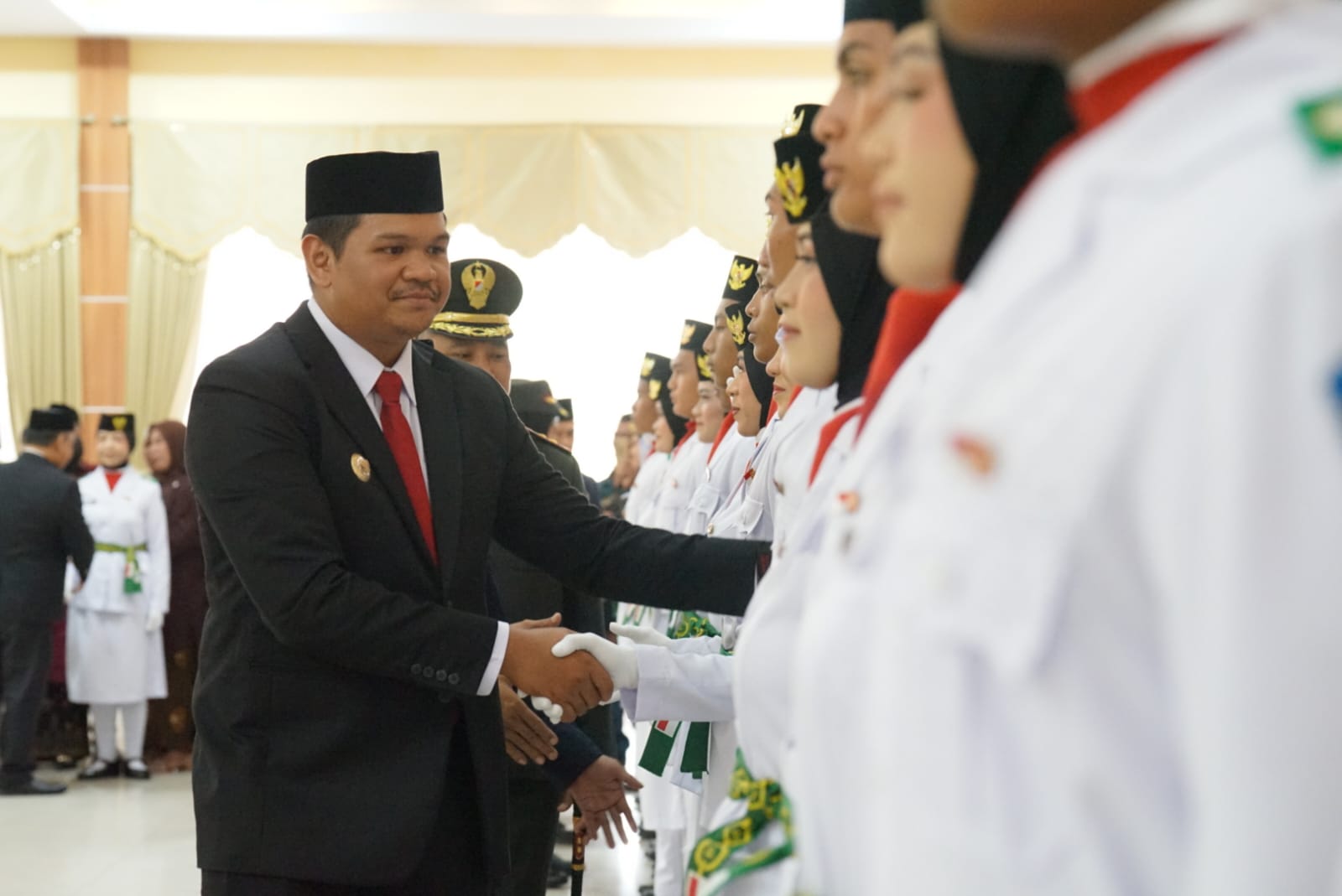 Bupati Bantaeng Kukuhkan 72 Paskibraka untuk HUT ke-81 Kemerdekaan, 35 di Antaranya Putri