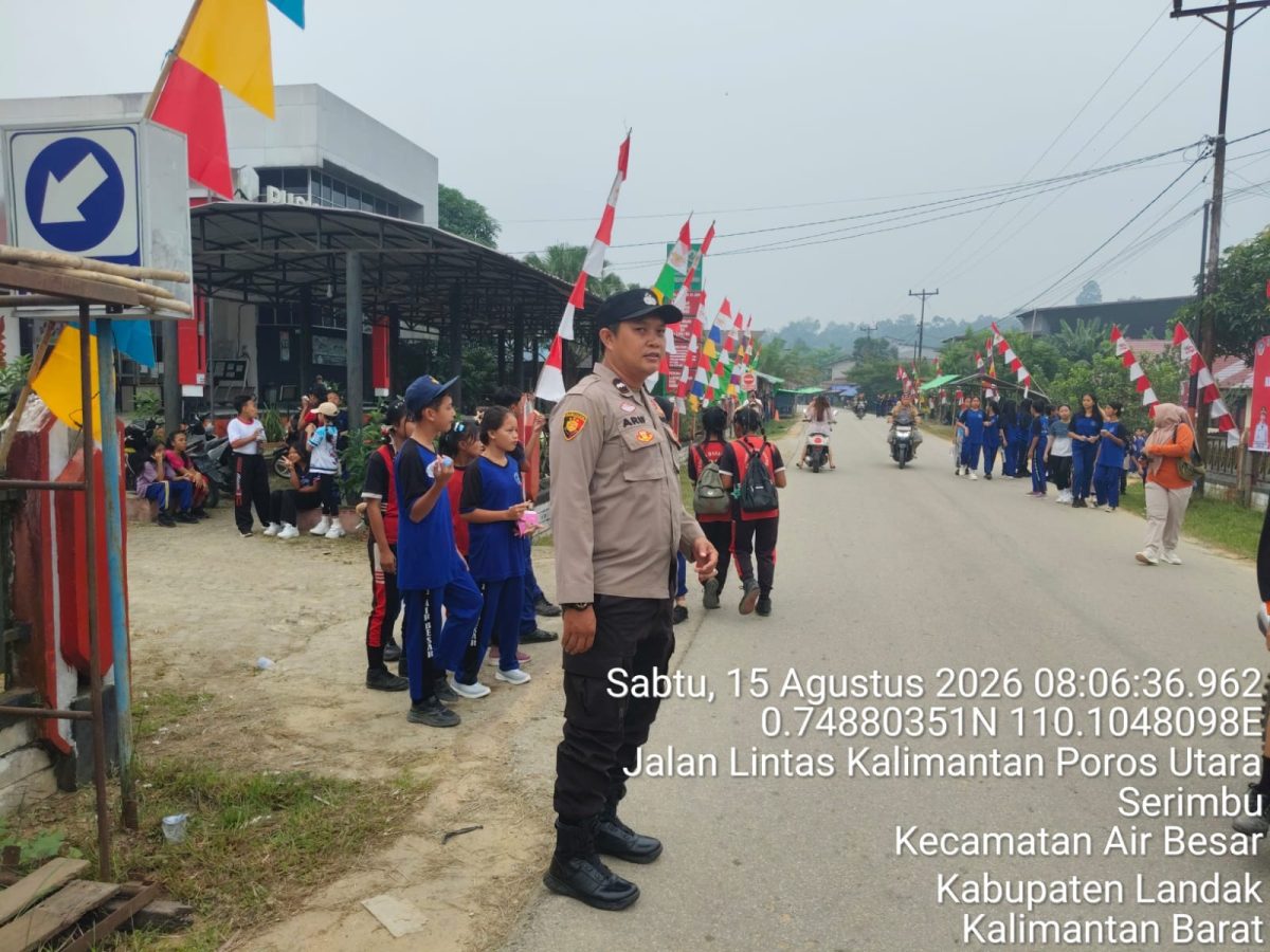 Ratusan Warga Serimbu Ikuti Jalan Santai HUT ke-81 RI, Polsek Air Besar Terjunkan Personel Atur Lalu Lintas