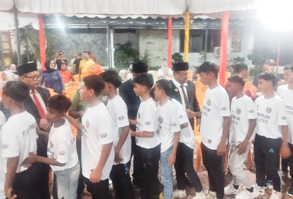 Bupati Bireuen Lepas Tim PSSB U-13 ke Piala Soeratin Aceh, Ingatkan Pemain Jaga Nama Baik Daerah
