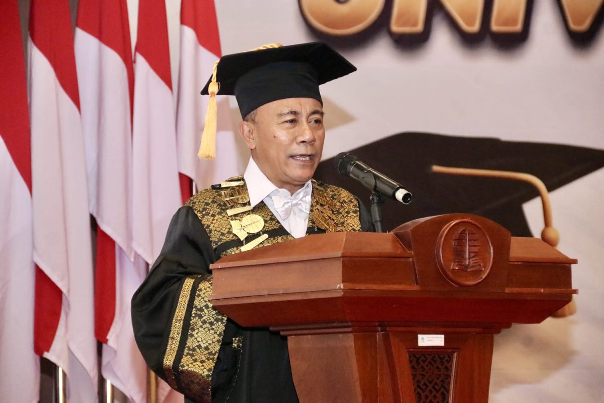 Wagub Kalbar Krisantus Kurniawan, Alumni UT Angkatan 1993, Beri Pesan ke 763 Wisudawan di Kubu Raya