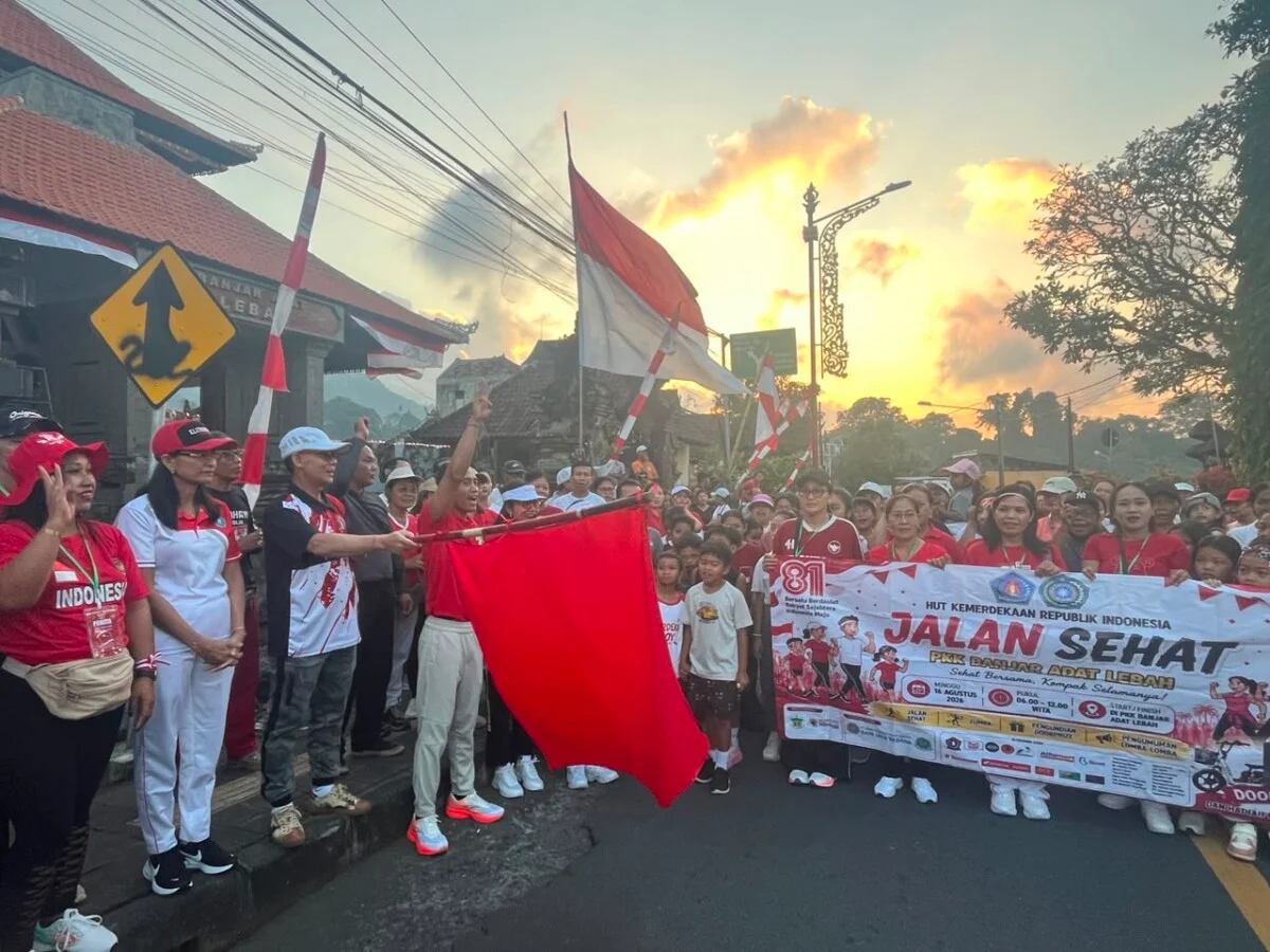 Bupati Klungkung I Made Satria Ikut Jalan Sehat HUT ke-81 RI di Banjar Lebah, Ribuan Warga Padati Rute Sepanjang 3 Kilometer
