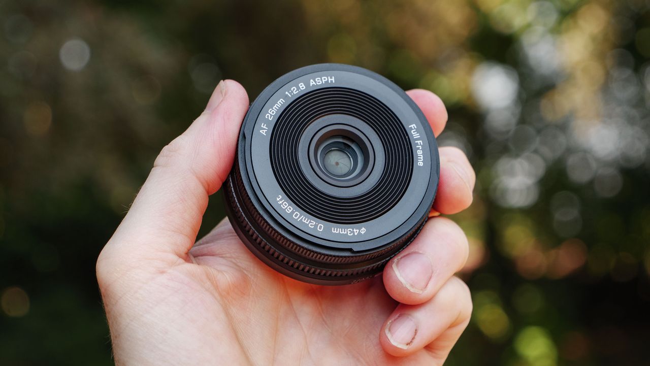 Viltrox AF 26mm F2.8 EVO Hadir Seharga Rp 4,9 Juta, Lensa Pancake Full-Frame untuk Nikon dan Sony