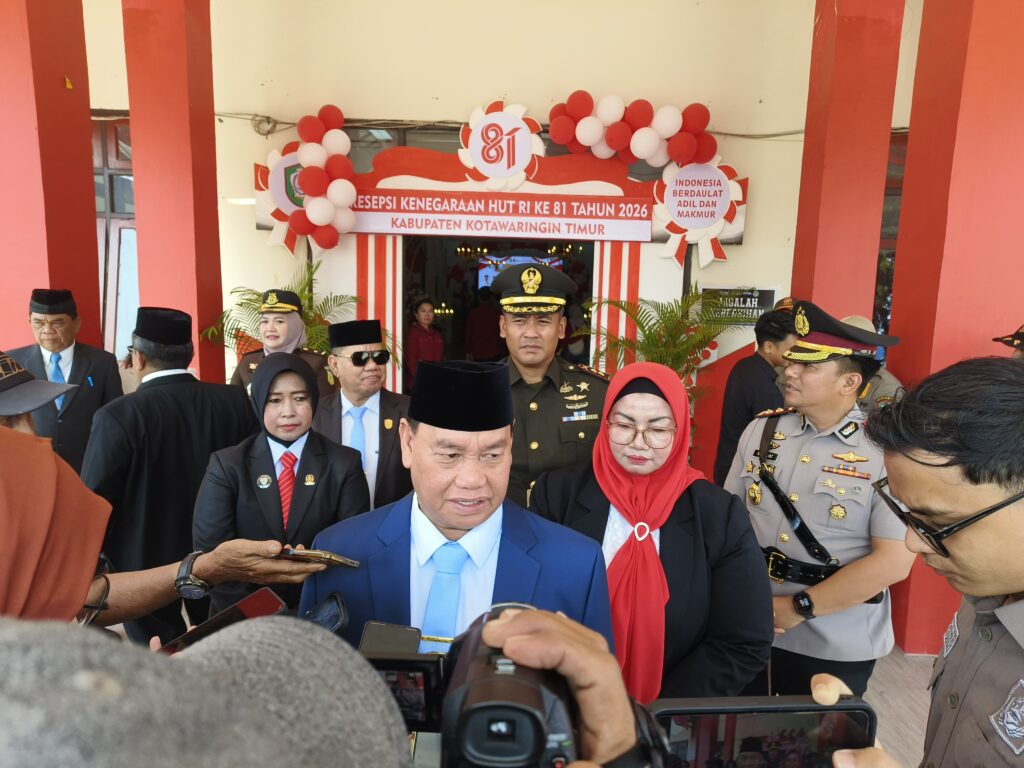 Bupati Kotim Halikinnor Kukuhkan Paskibraka HUT ke-81 RI, Berharap Kabut Asap Karhutla Tak Ganggu Upacara 17 Agustus