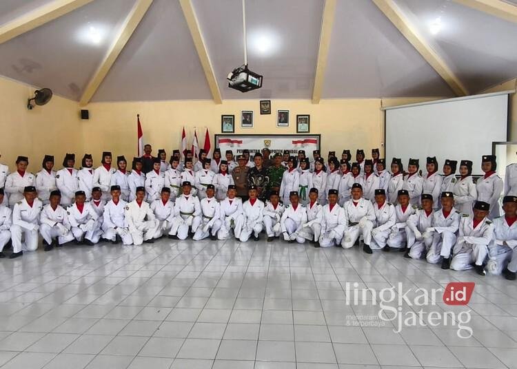 70 Pelajar dari 3 Sekolah di Patean Kendal Dikukuhkan Jadi Paskibraka Kecamatan, Siap Bertugas di HUT ke-81 RI