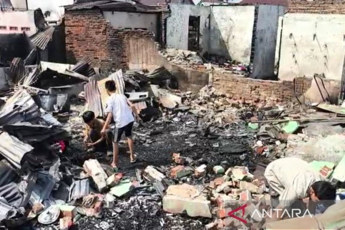 Kebakaran Hanguskan 24 Rumah di Padat Penduduk Kota Bengkulu, Polisi Selidiki Titik Api dari Rumah Bedeng