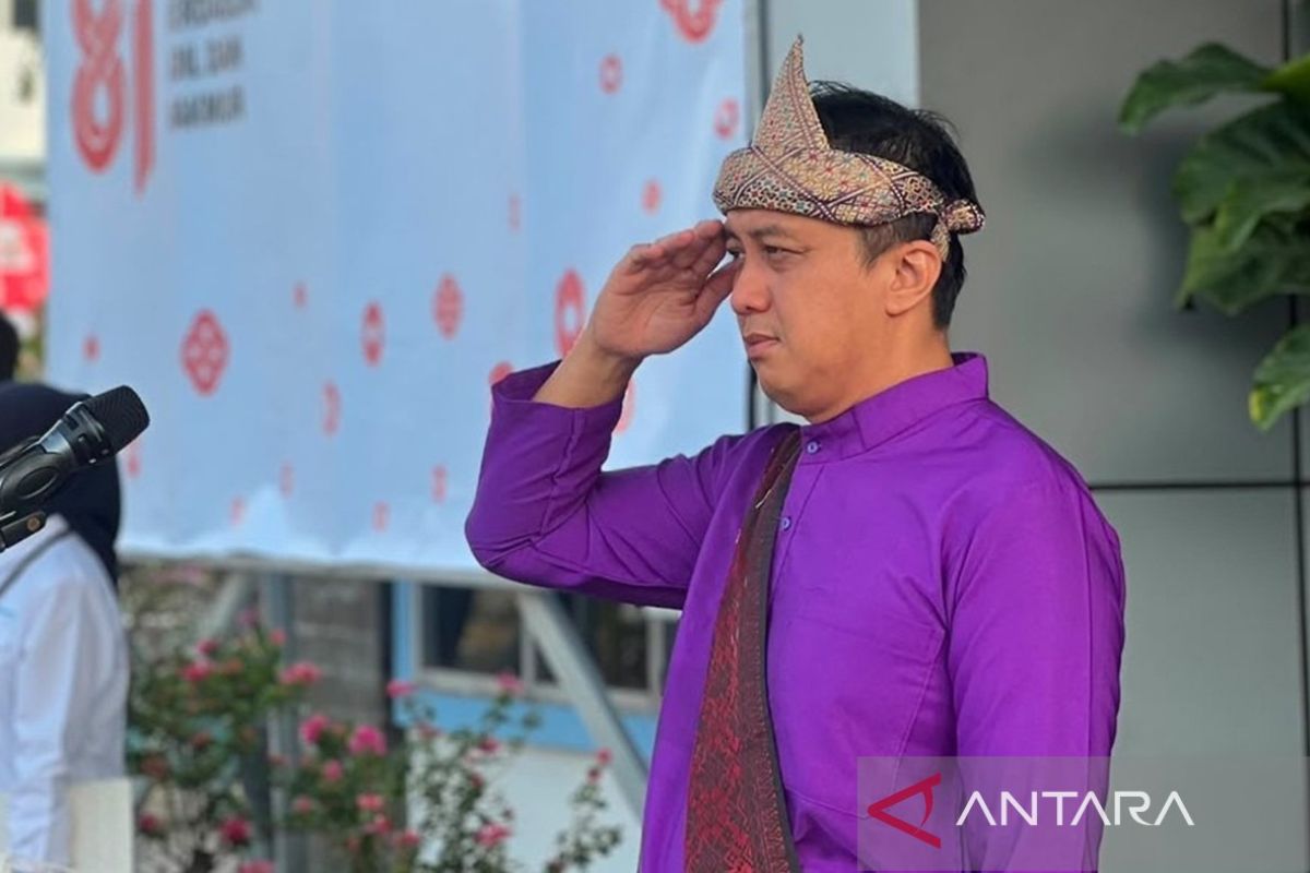 Pelindo Pangkalbalam Kenakan Baju Adat Melayu di Upacara HUT RI, Sinyalkan Komitmen Percepat Layanan Digital