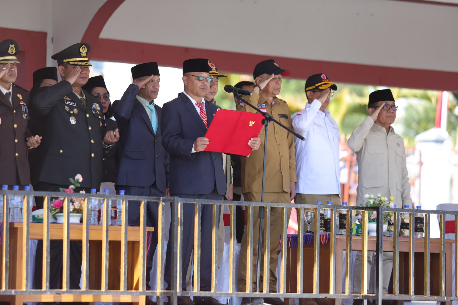 Upacara HUT ke-81 RI di Lokasi Gempa NTT: Menko PMK hingga Kepala BNPB Tinjau Langsung Percepatan Pemulihan di Manggarai
