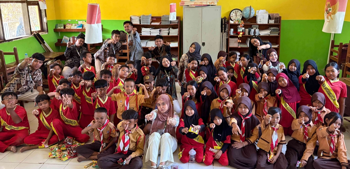 KKN Kolaboratif Ajak Siswa SD Sugerkidul Berpikir Kritis Lewat Review Film Bertema Bullying