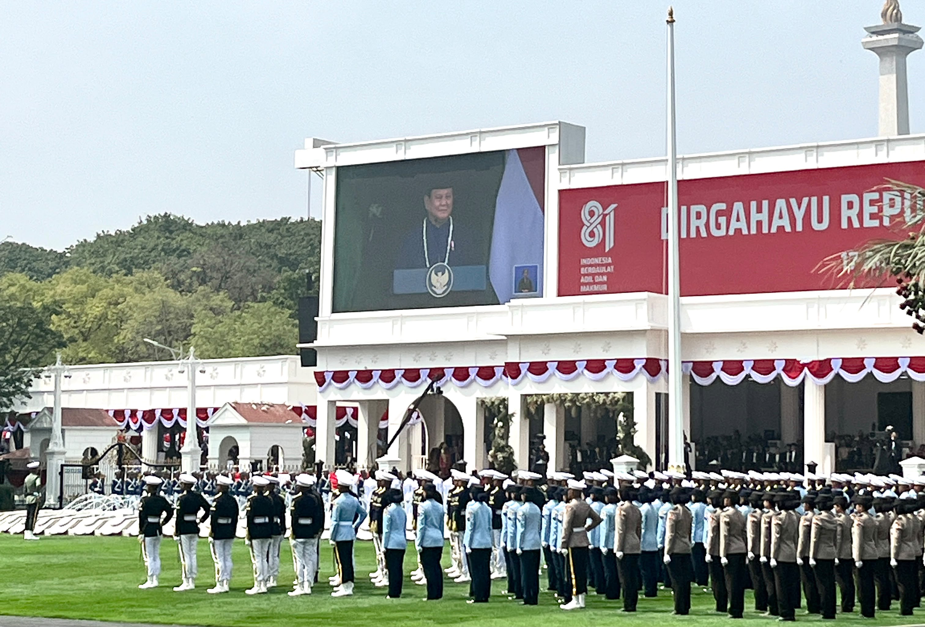 Presiden Prabowo Pimpin Hening Cipta untuk Korban Bencana di Tengah Peringatan HUT ke-81 RI di Istana Merdeka