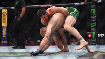 Islam Makhachev Dominan di Dua Kelas UFC, Tapi Rekor Submission di Welter Masih Nol