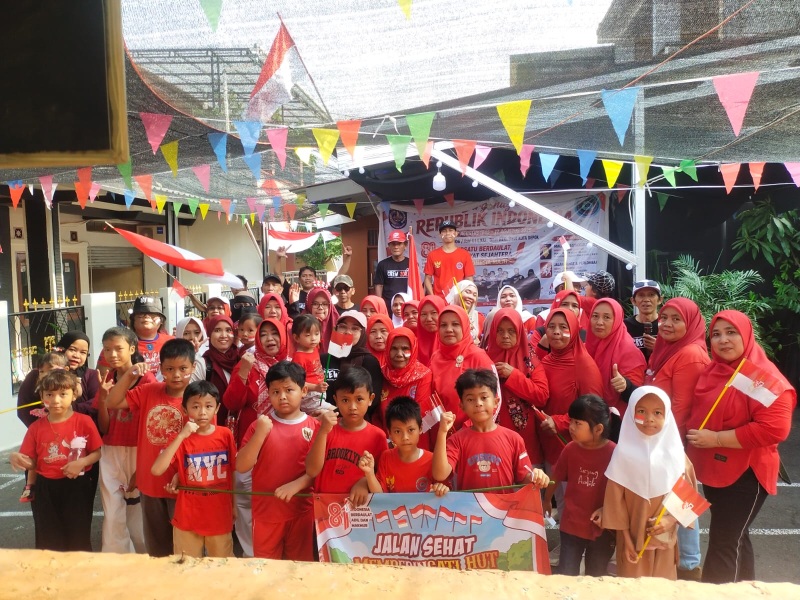 Warga Beji Depok Rayakan HUT ke-81 RI dengan Jalan Sehat dan Lomba, Puncaknya Malam Hiburan