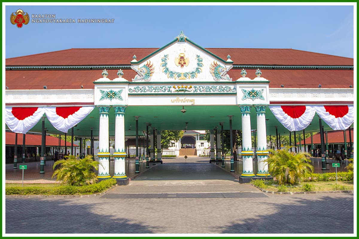 Keraton Yogyakarta Bukan Sekadar Museum: Dari Perlawanan HB II hingga Takhta yang Memeluk Republik