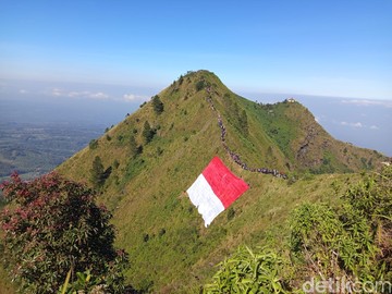 10 Gunung di Indonesia untuk Upacara 17 Agustus, dari Prau hingga Sumbing