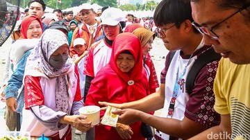UMKM Expo Jadi Titik Terpadat Pesta Rakyat HUT ke-81 RI di Monas, Pengunjung Padati Stan Kuliner dan Kerajinan