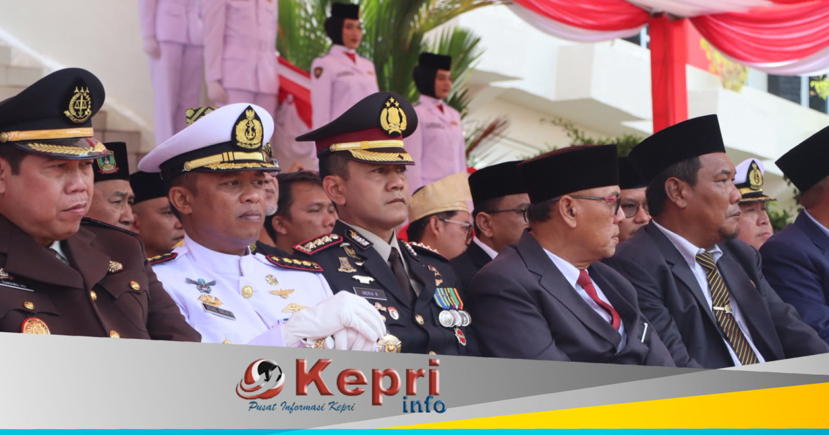 Kapolresta Tanjungpinang dan Forkopimda Hadiri HUT ke-81 RI di Halaman Kantor Wali Kota, Ratusan Pasukan Dikerahkan
