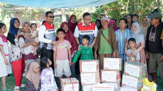 Pertamina Terjunkan Tim Kemanusiaan ke Flores NTT, Dirut Pimpin Langsung Penyaluran Bantuan