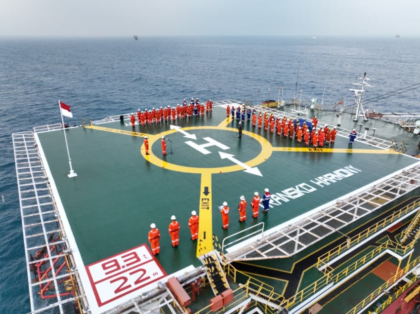 Peringati HUT ke-81 RI, Pertamina Hulu Energi OSES Kibarkan Merah Putih dari Darat hingga Laut