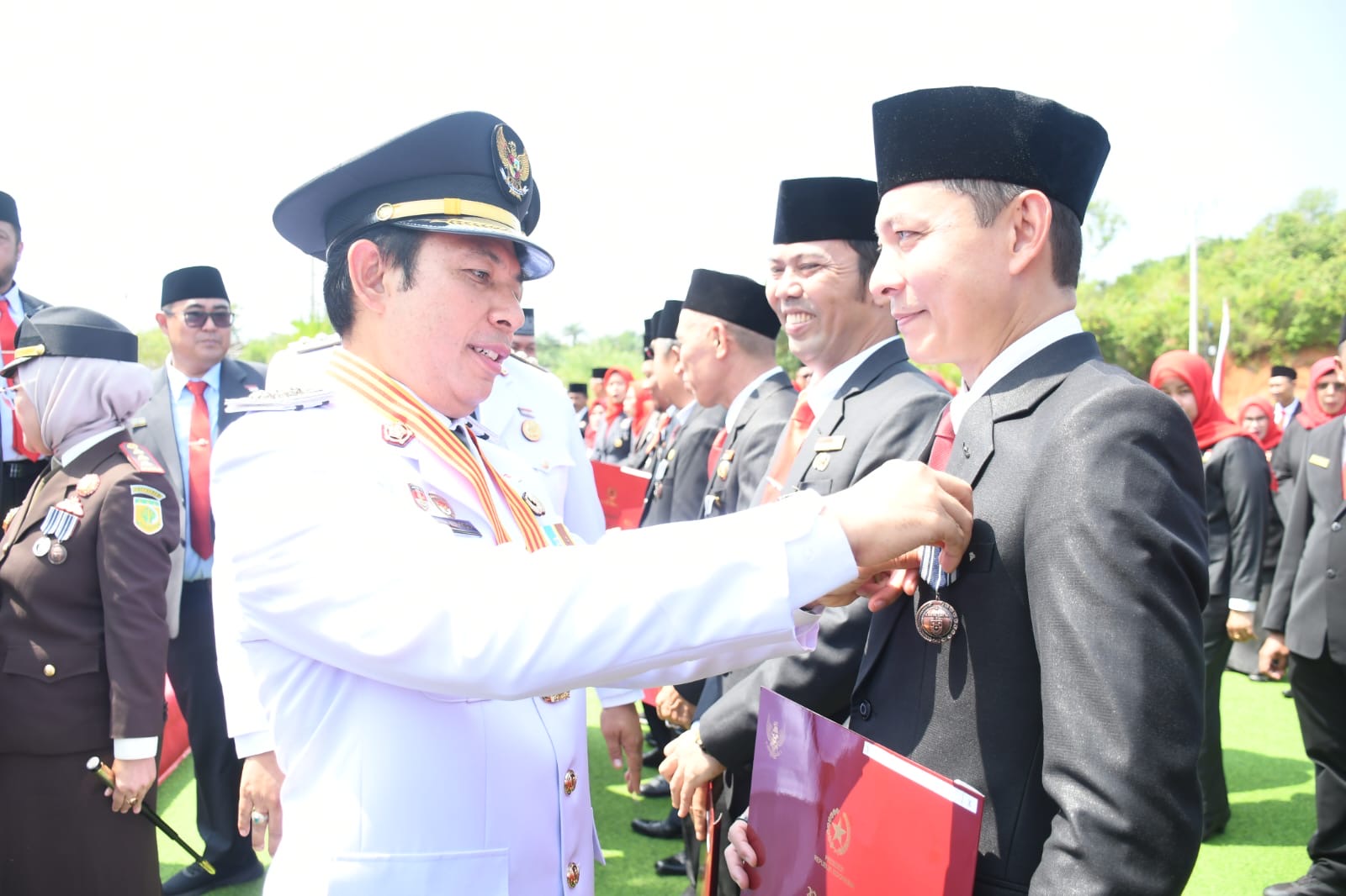 148 PNS Pemkot Bengkulu Terima Satyalancana Karya Satya di HUT ke-81 RI, Wali Kota Sebut Bentuk Apresiasi Negara
