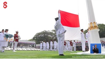Pasukan Pengibar Bendera Kibarkan Sang Merah Putih di Puncak Peringatan HUT ke-81 RI di Istana Merdeka