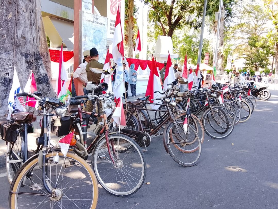 KOSTI NTB Peringati HUT ke-81 RI di Pantai Ampenan, Ketua: Jangan Lupakan Jasa Pahlawan