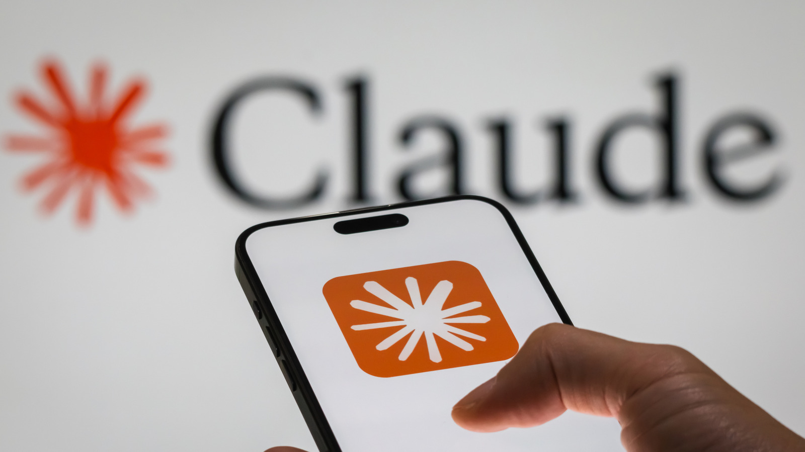 Claude Kini Beri Watermark pada Teks Buatan AI demi Patuhi Aturan Uni Eropa