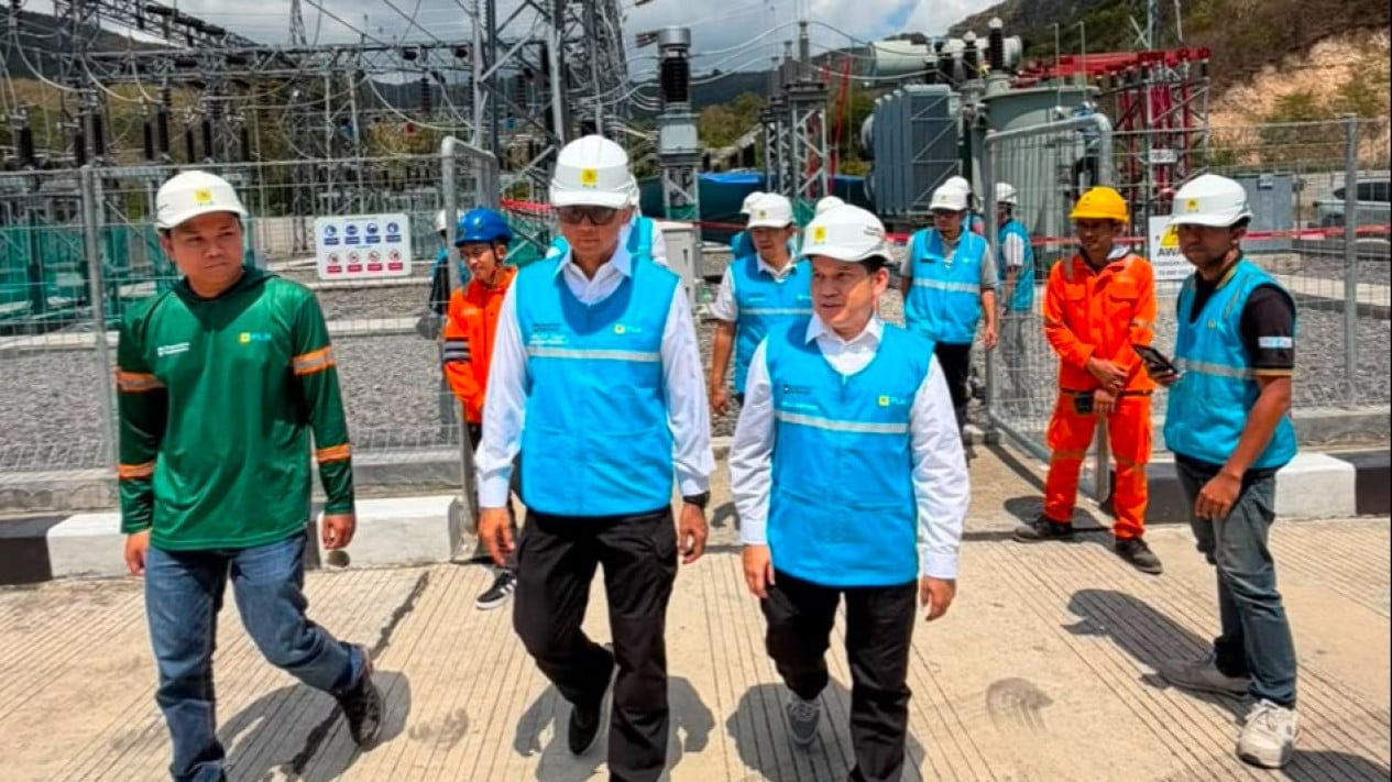 PLN Pulihkan Listrik Flores Kurang dari 12 Jam, 11 Gardu Induk Kembali Beroperasi 100 Persen