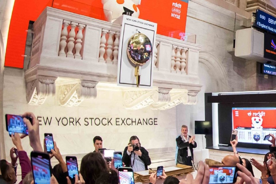 Wall Street Terkoreksi, Harga Minyak Melonjak 2,6% Usai Gencatan Senjata AS-Iran Berakhir