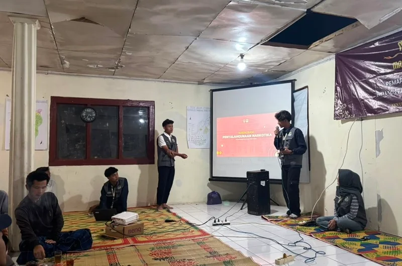 KKN UPGRIS di Kendal Edukasi Warga Kediten soal Bahaya Narkotika, Kepala Desa Tekankan Lindungi Generasi Muda
