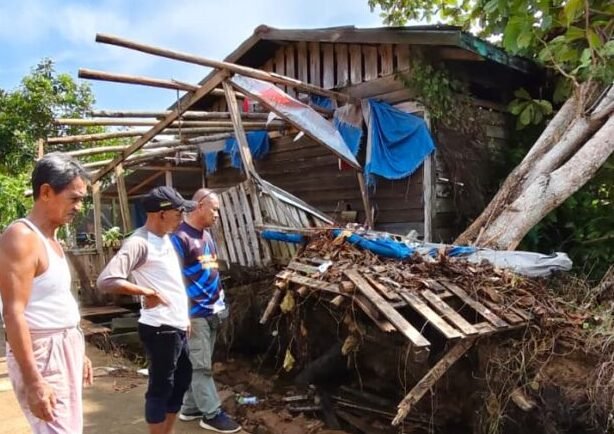 Angin Kencang Terjang Desa Pembeliangan Sebuku, 8 Rumah Warga dan 4 Fasilitas Umum Rusak