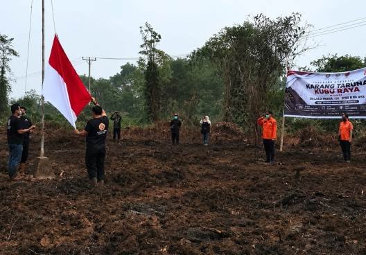 150 Pemuda Kubu Raya Gelar Upacara 17 Agustus di Lahan Eks Karhutla, Bawa Pesan Jaga Lingkungan